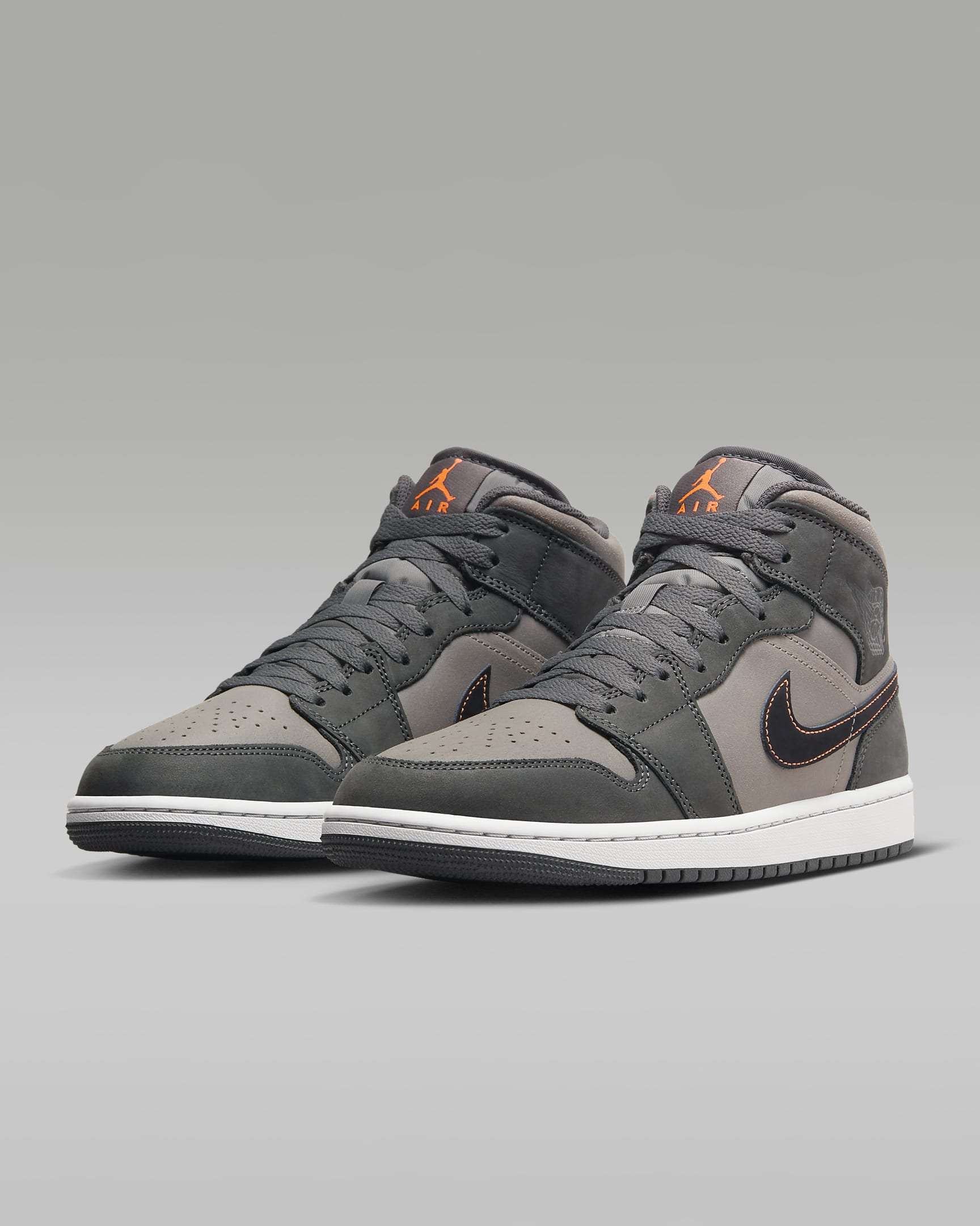 Air Jordan 1 Mid SE